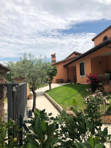 Il Giardino Delle Rose Apartment Spello Exterior photo